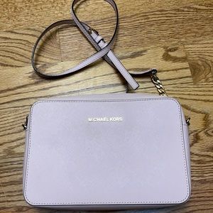 Michael Kors Jet Set Crossbody in Light Pink